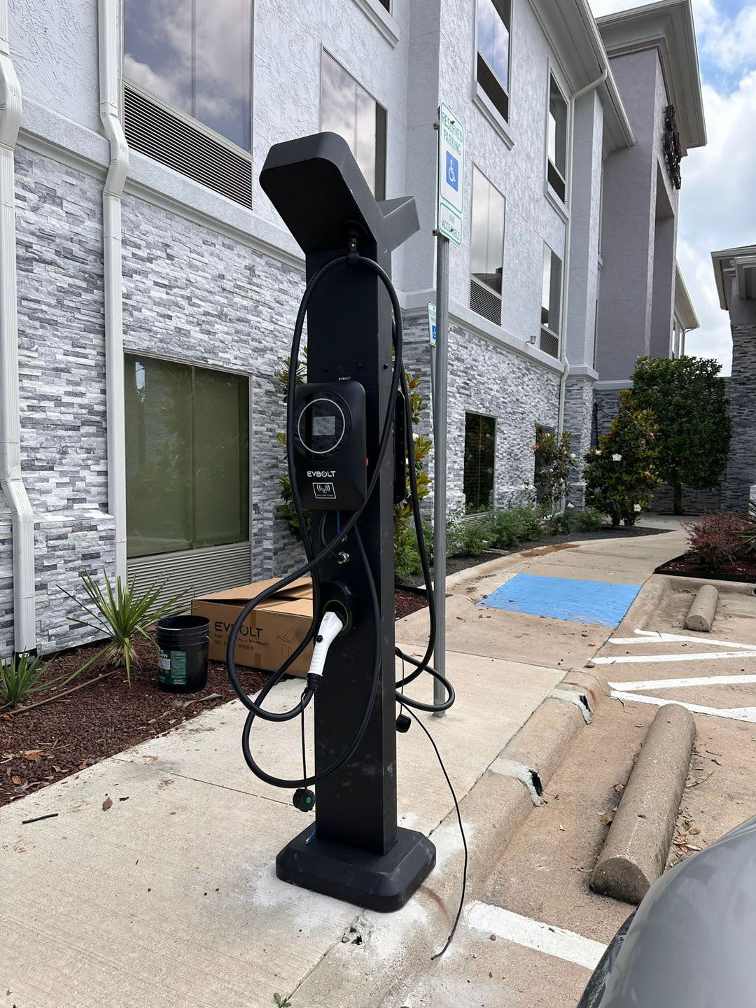 EVBOLT Dyno 11 – 11.5 kW Level 2 Charger w/ LAN &  Wi-Fi Connectivity w/ J1772